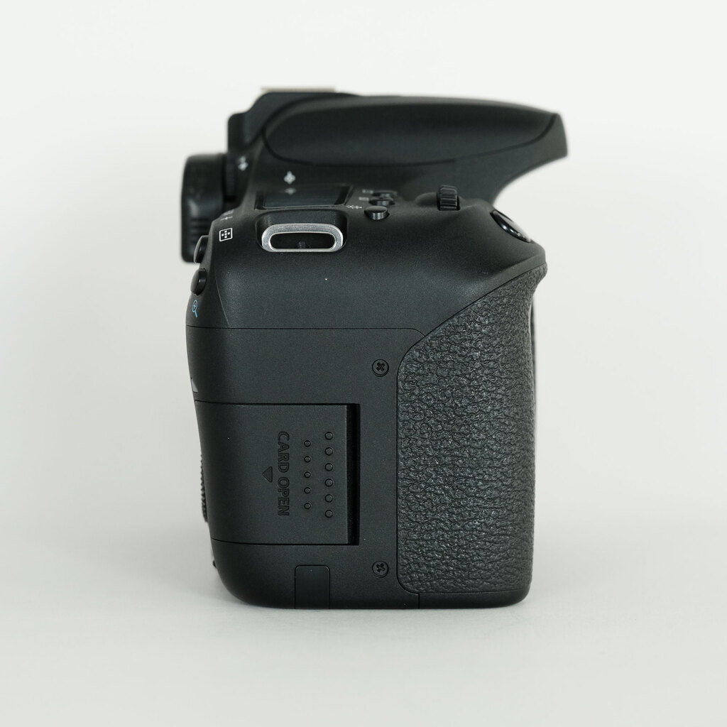 Canon EOS 9000D Canon EOS 9000D