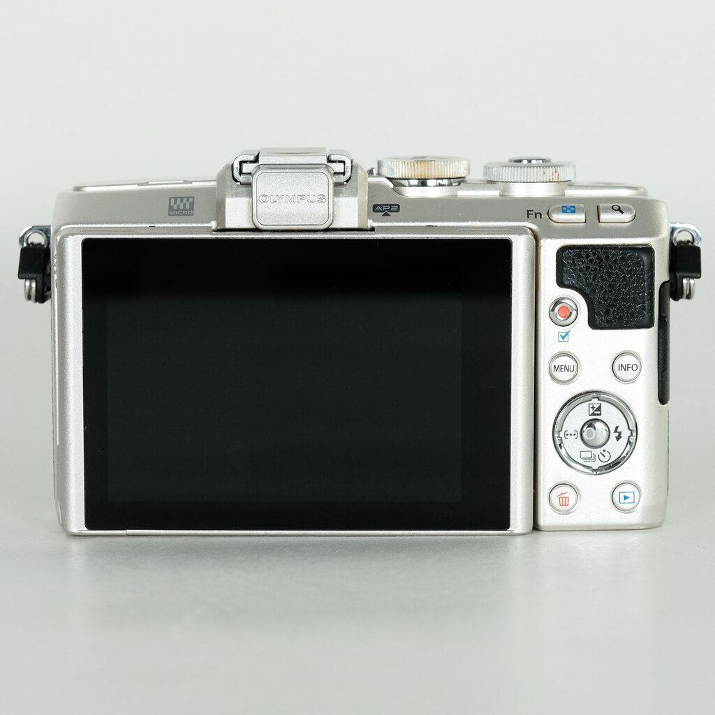 OLYMPUS PEN Lite E-PL7 ボディ シルバーの出品 | ONE SCENE