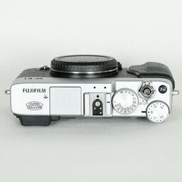 FUJIFILM X-E1 シルバー FUJIFILM X-E1 シルバー