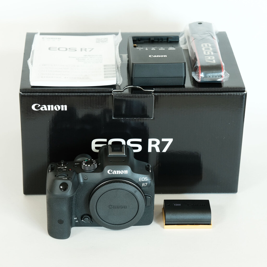 Canon EOS R7 デジタル一眼レフカメラ 本体のみ 防湿庫保管 Canon EOS R7 防湿庫保管 - デジタルカメラオンライン ストア