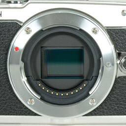 OLYMPUS PEN Lite E-PL7 ボディ シルバー OLYMPUS PEN Lite E-PL7 ボディ シルバー