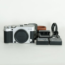 FUJIFILM X-A3 ボディ  シルバー FUJIFILM X-A3 ボディ  シルバー