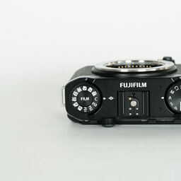 FUJIFILM X-M5