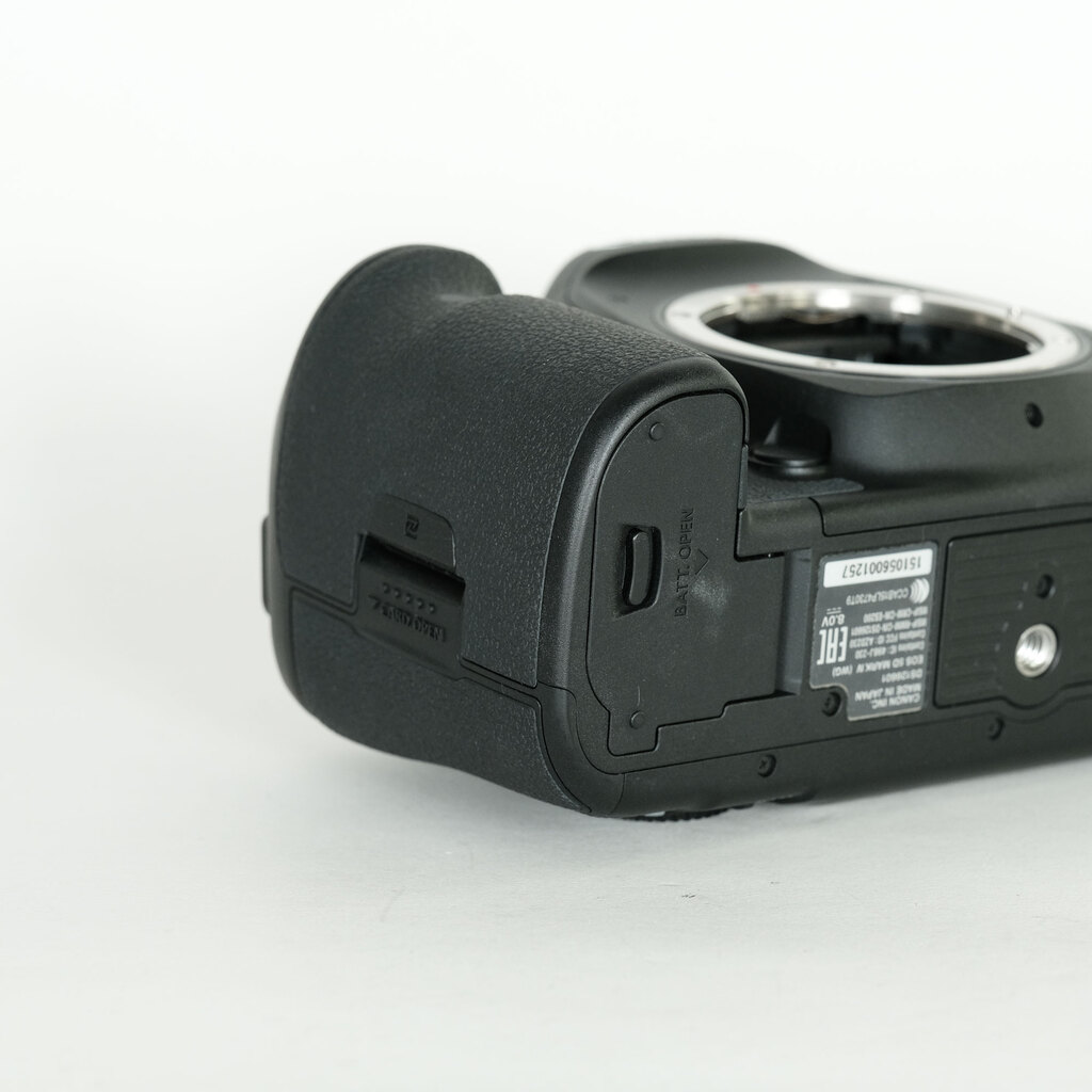 Canon EOS 5D Mark IV Canon EOS 5D Mark IV