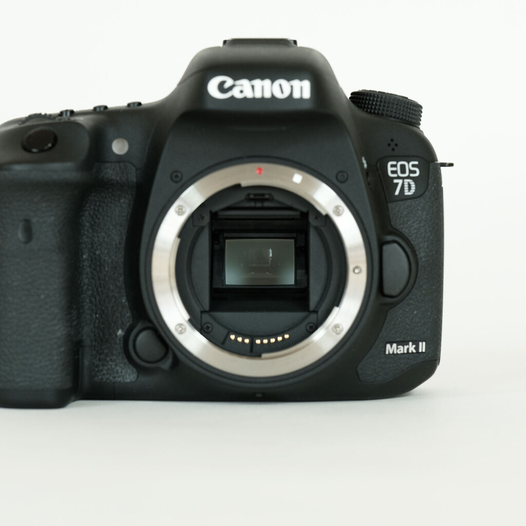 Canon EOS 7D Mark II Canon EOS 7D Mark II