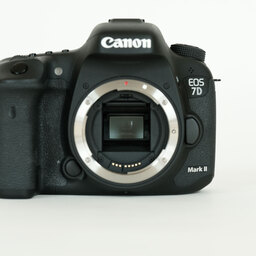 Canon EOS 7D Mark II Canon EOS 7D Mark II