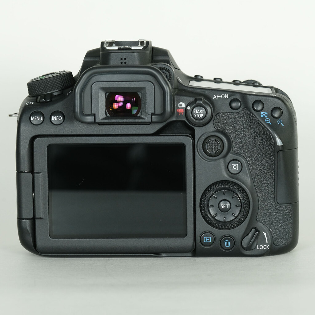 Canon EOS 90D