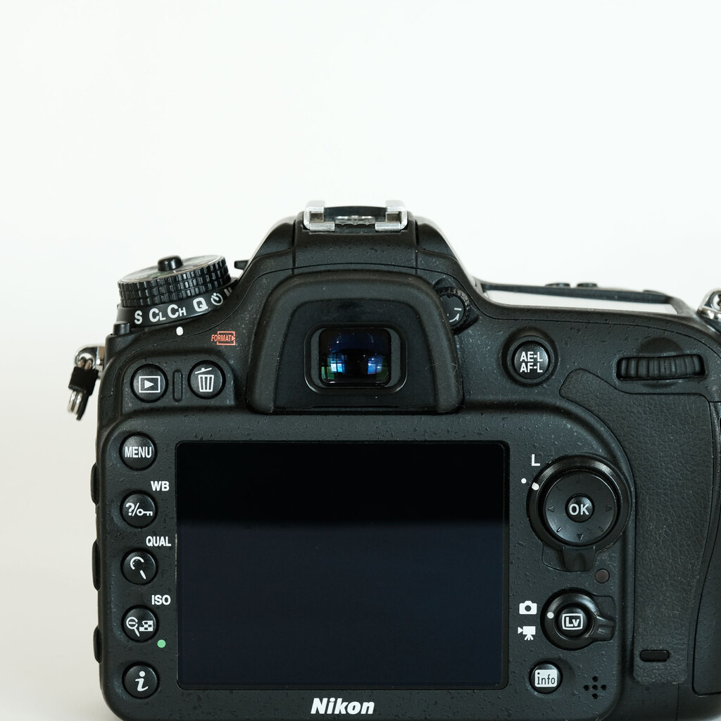 Nikon D7200の出品 | ONE SCENE（ワンシーン）