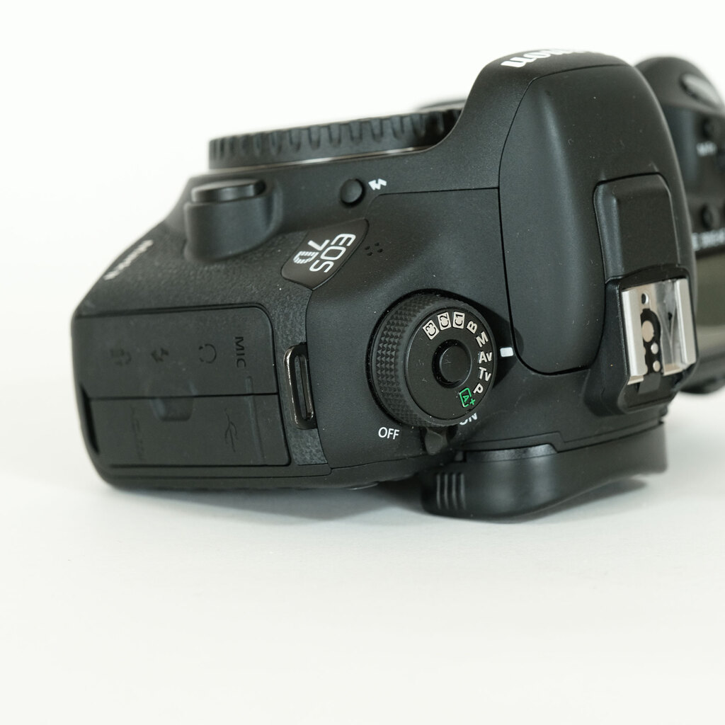 Canon EOS 7D Mark II Canon EOS 7D Mark II