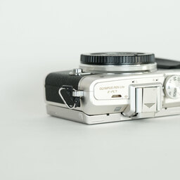 OLYMPUS PEN Lite E-PL7 ボディ シルバー OLYMPUS PEN Lite E-PL7 ボディ シルバー