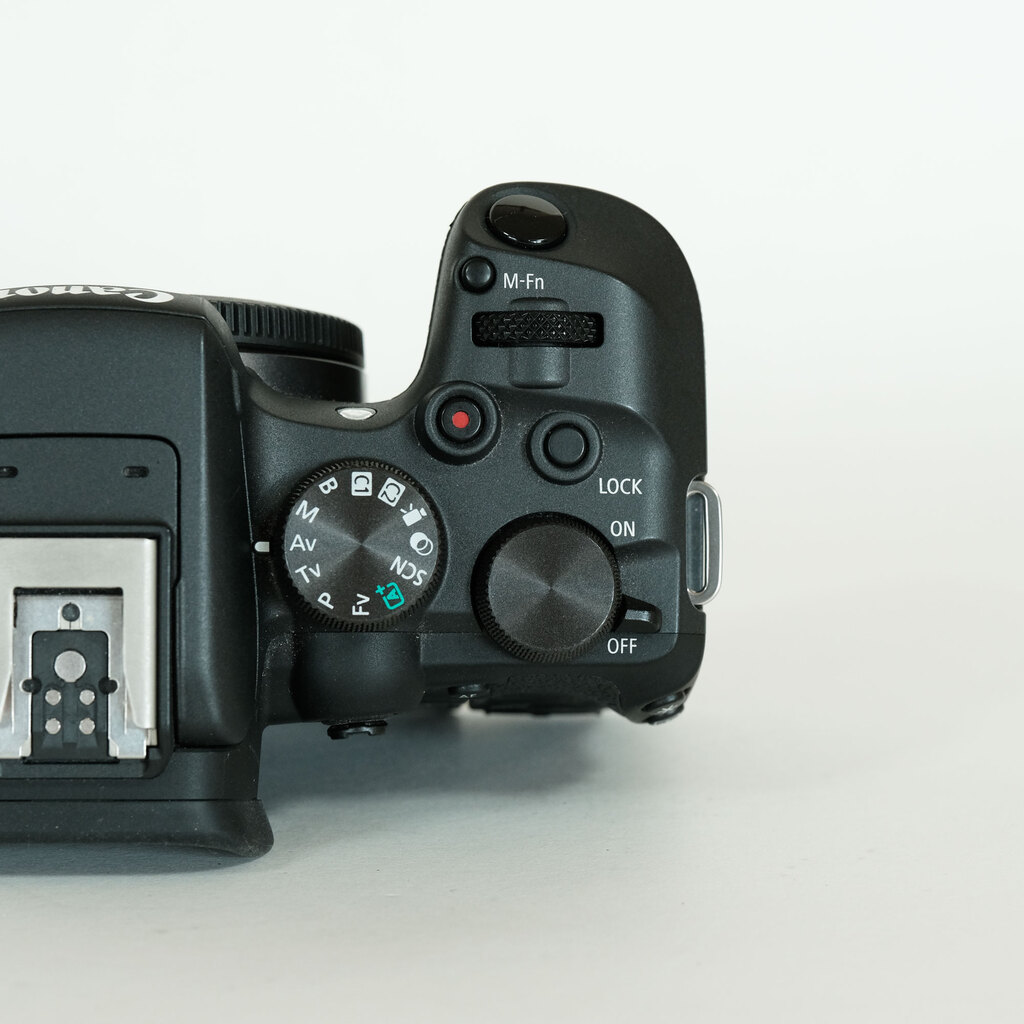 Canon EOS R10 Canon EOS R10
