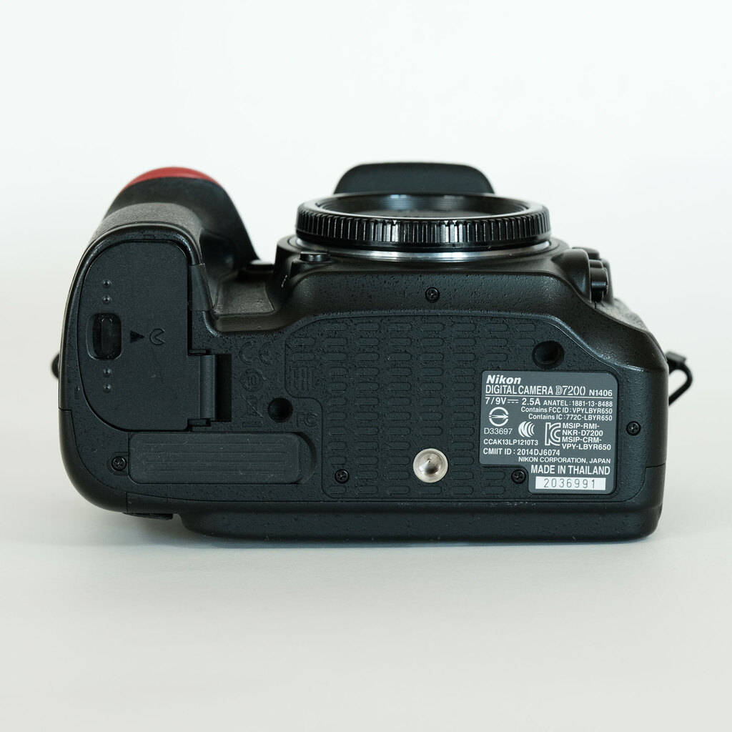 Nikon D7200の出品 | ONE SCENE（ワンシーン）