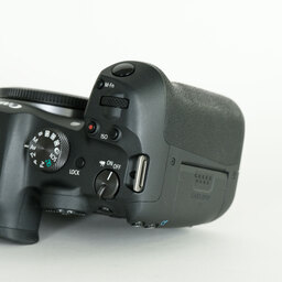 Canon EOS R7 Canon EOS R7