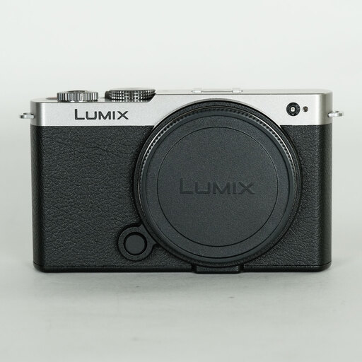 Panasonic LUMIX DC-S9 Panasonic LUMIX DC-S9