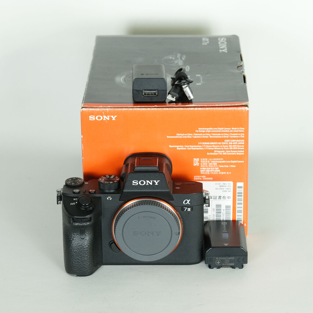 SONY α7 III(ILCE-7M3) SONY α7 III(ILCE-7M3)