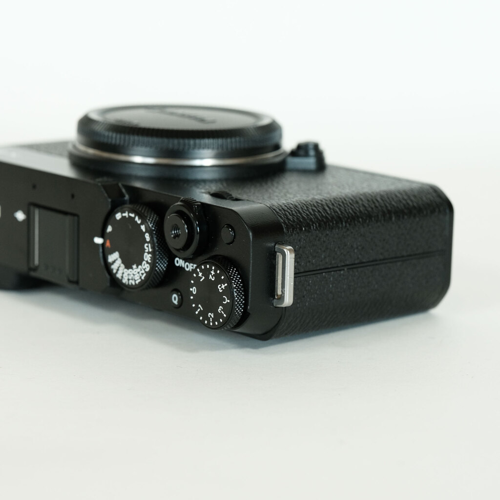 FUJIFILM X-E4 FUJIFILM X-E4