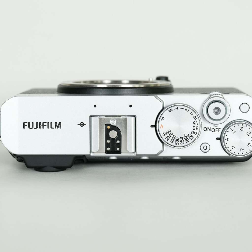 FUJIFILM X-E4 FUJIFILM X-E4