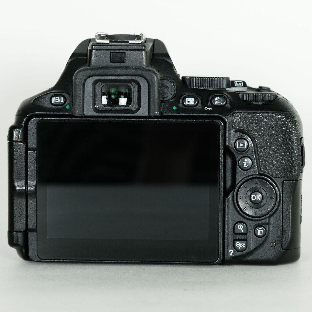 Nikon D5600の出品 | ONE SCENE（ワンシーン）