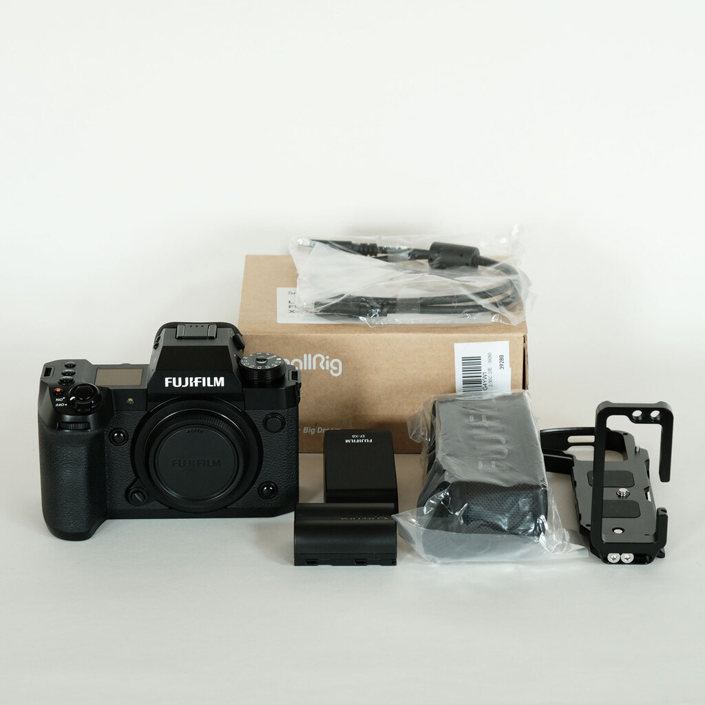 FUJIFILM X-H2 FUJIFILM X-H2