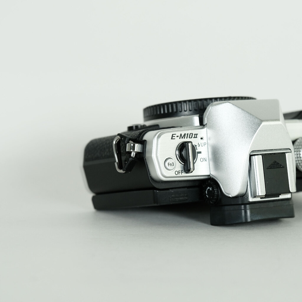 OLYMPUS OM-D E-M10 Mark II OLYMPUS OM-D E-M10 Mark II