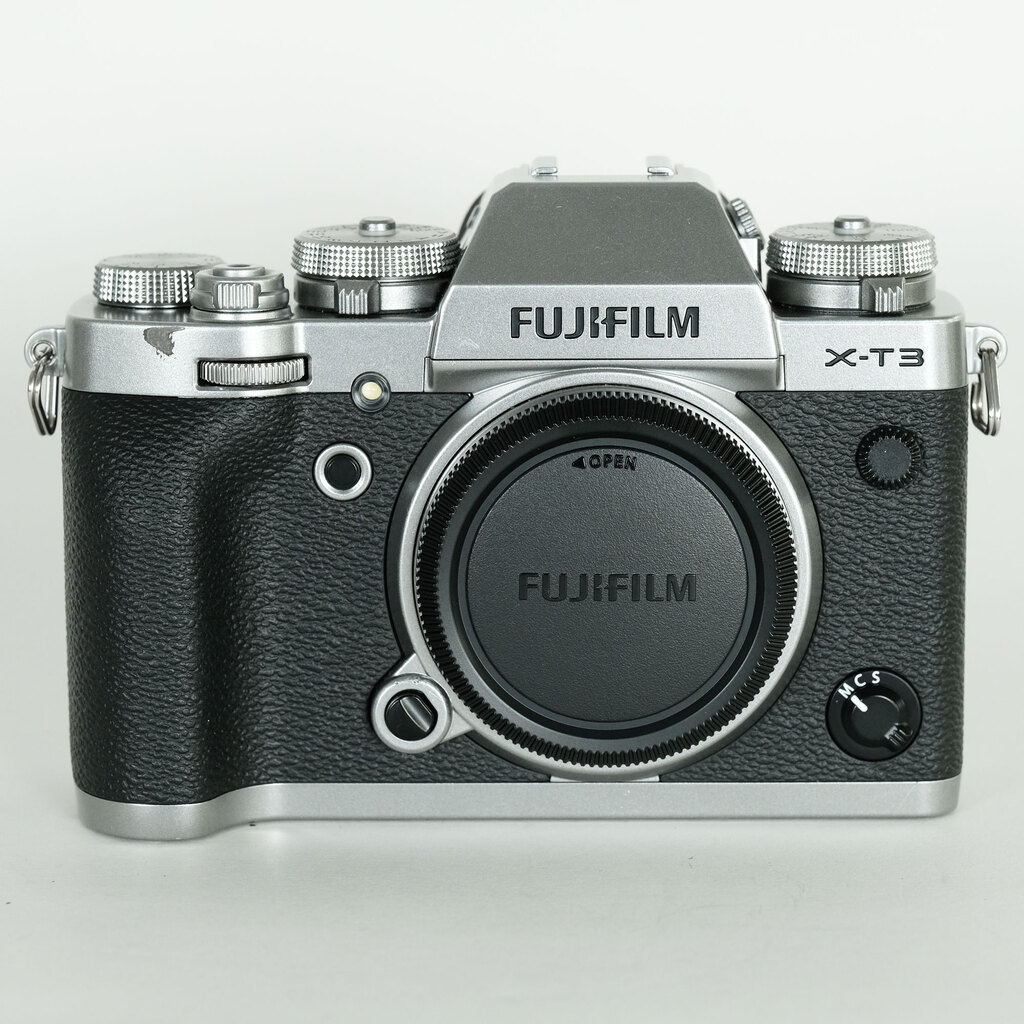 FUJIFILM X-T3 FUJIFILM X-T3