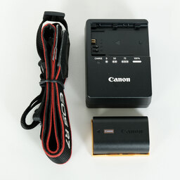 Canon EOS R7 Canon EOS R7