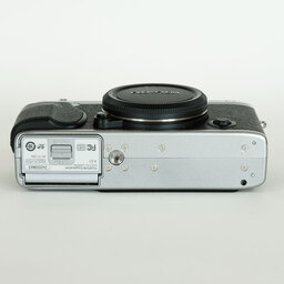 FUJIFILM X-E1 シルバー FUJIFILM X-E1 シルバー