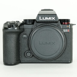Panasonic LUMIX S5II DC-S5M2 Panasonic LUMIX S5II DC-S5M2