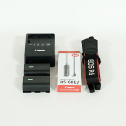 Canon EOS R6 Canon EOS R6