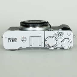 FUJIFILM X-E5
