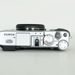 FUJIFILM X-E1 シルバー FUJIFILM X-E1 シルバー