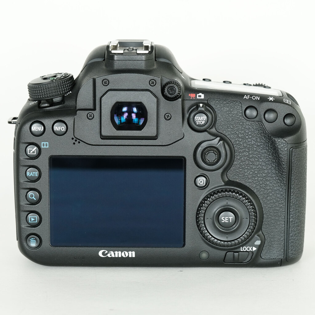 デジカメ　一眼　EOS 7D Mark II ＋おまけ 20141022100753_580_.jpg