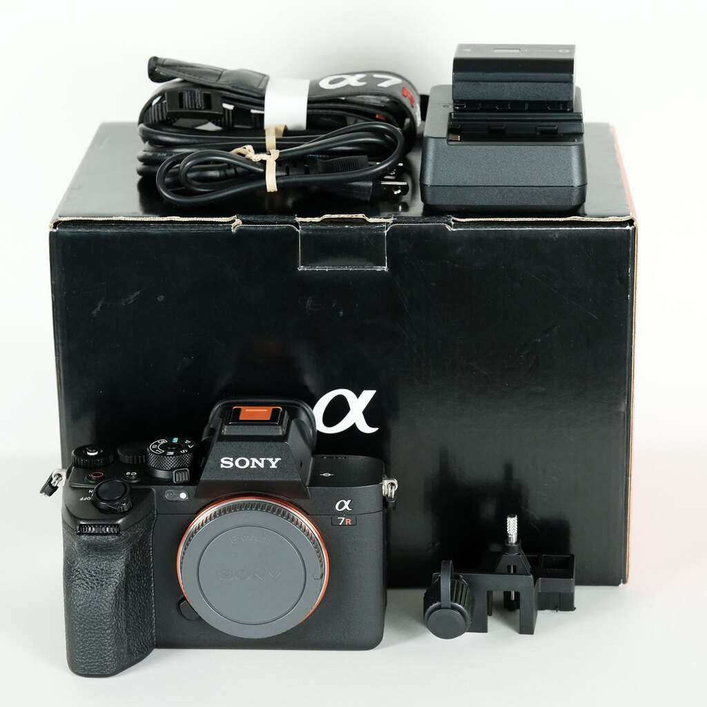 SONY α7R V（ILCE-7RM5）の出品 | ONE SCENE（ワンシーン）