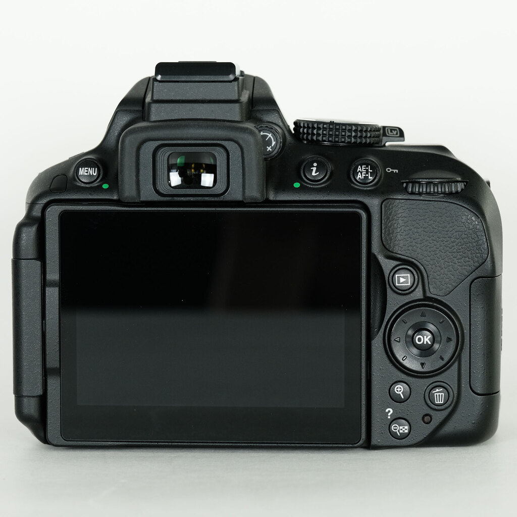 Nikon D5300の出品 | ONE SCENE（ワンシーン）