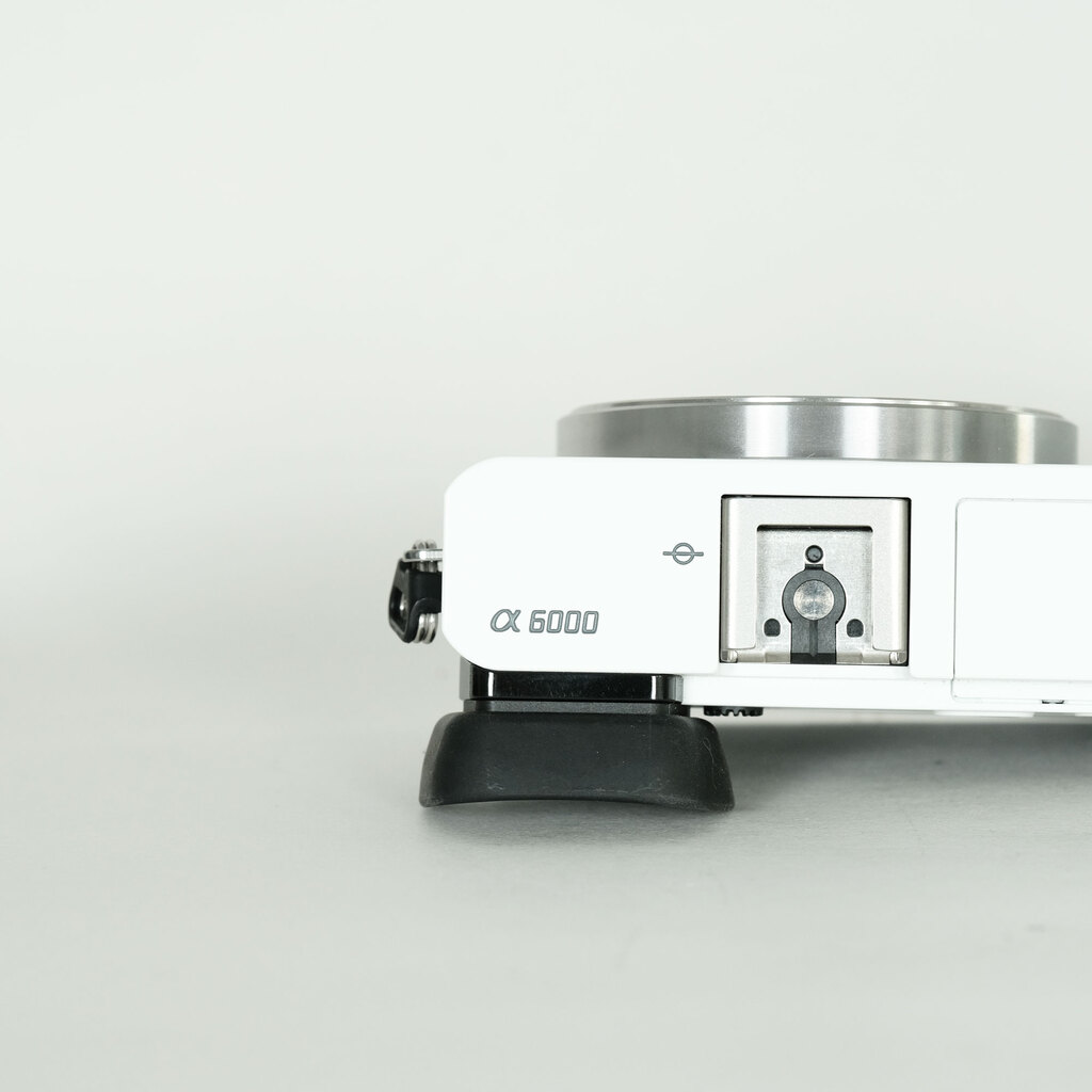 SONY α6000(ILCE-6000) SONY α6000(ILCE-6000)