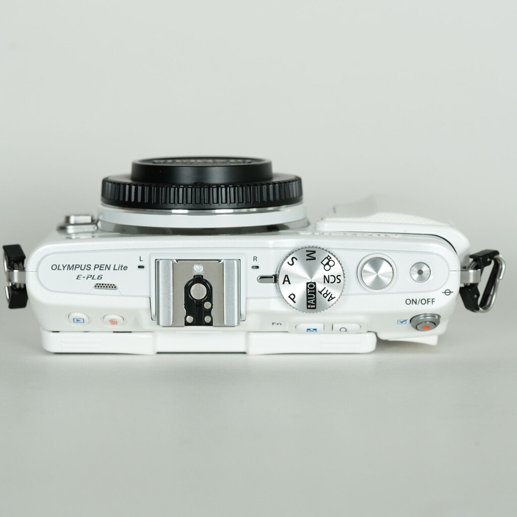 OLYMPUS PEN Lite E-PL6 ボディ ホワイトの出品 | ONE SCENE