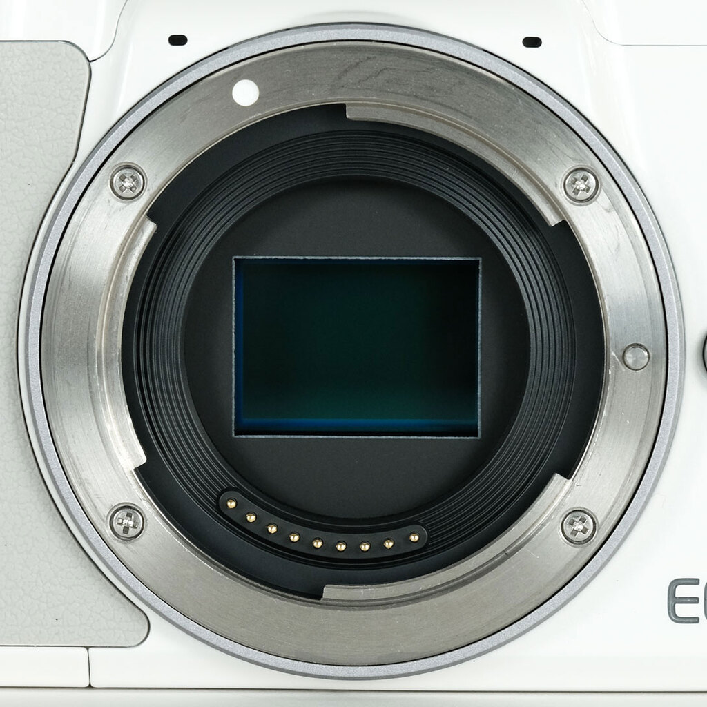 Canon EOS Kiss M Canon EOS Kiss M