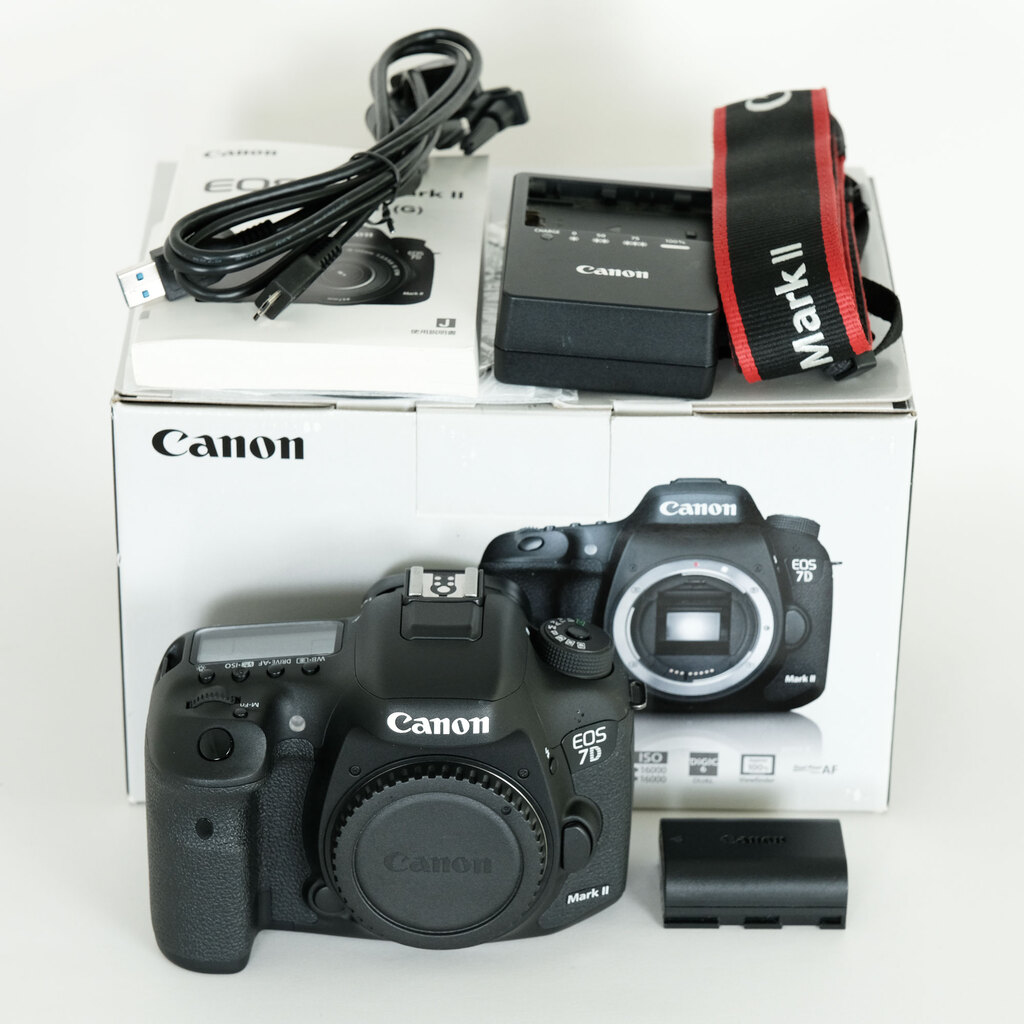 Canon EOS 7D Mark II Canon EOS 7D Mark II