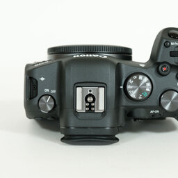 Canon EOS R6 Canon EOS R6