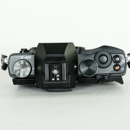 OLYMPUS OM-D E-M5 ボディ ブラック OLYMPUS OM-D E-M5 ボディ ブラック