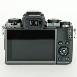 Canon EOS M5 Canon EOS M5