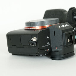SONY α7RIV ボディ ILCE-7RM4A   【後期モデル 液晶下部にSONYロゴなし】 SONY α7RIV ボディ ILCE-7RM4A   【後期モデル 液晶下部にSONYロゴなし】