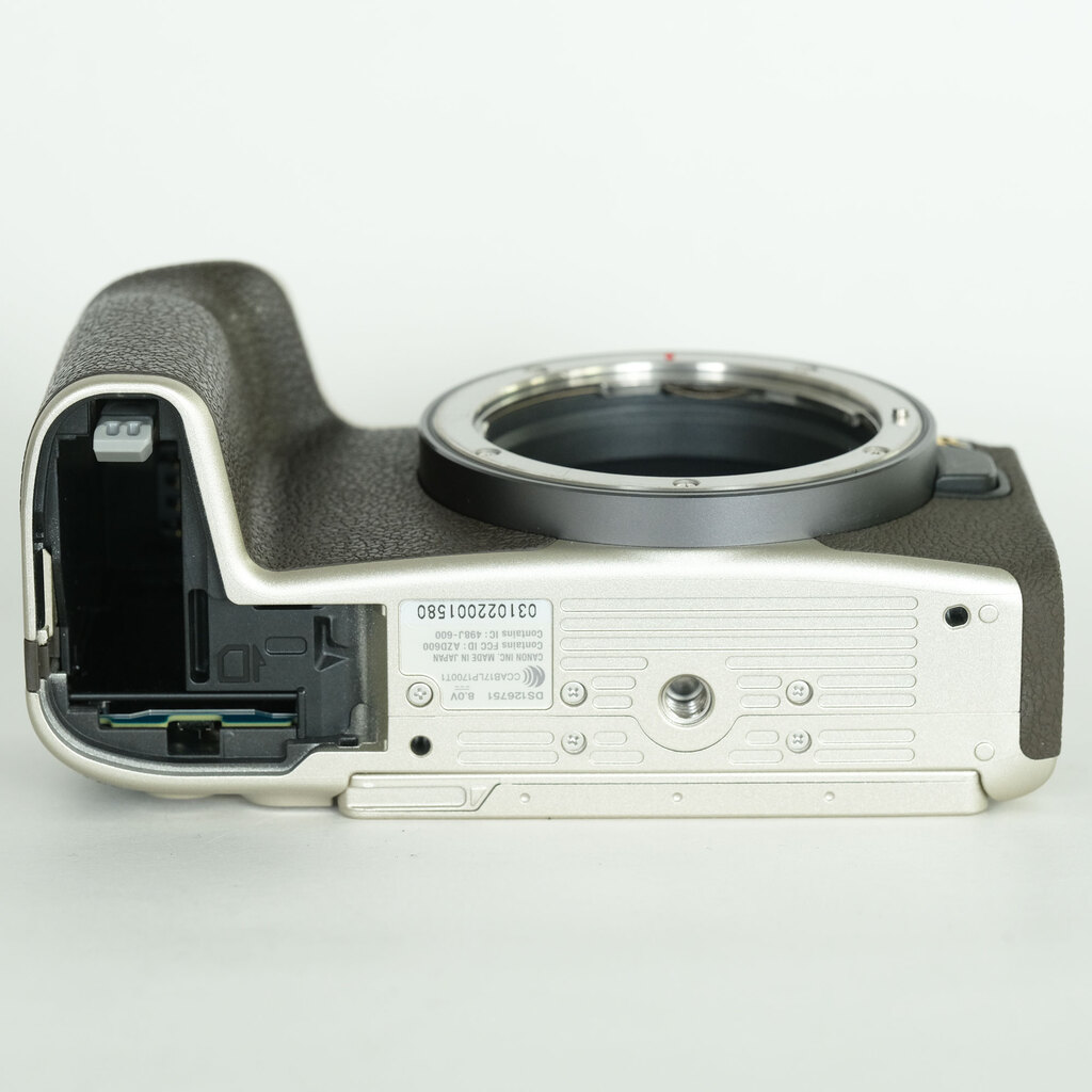 Canon EOS RP ボディ ゴールド Canon EOS RP ボディ ゴールド