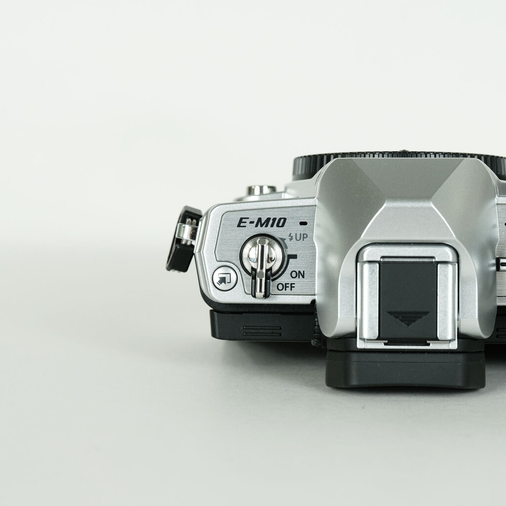 OLYMPUS OM-D E-M10 Mark IV