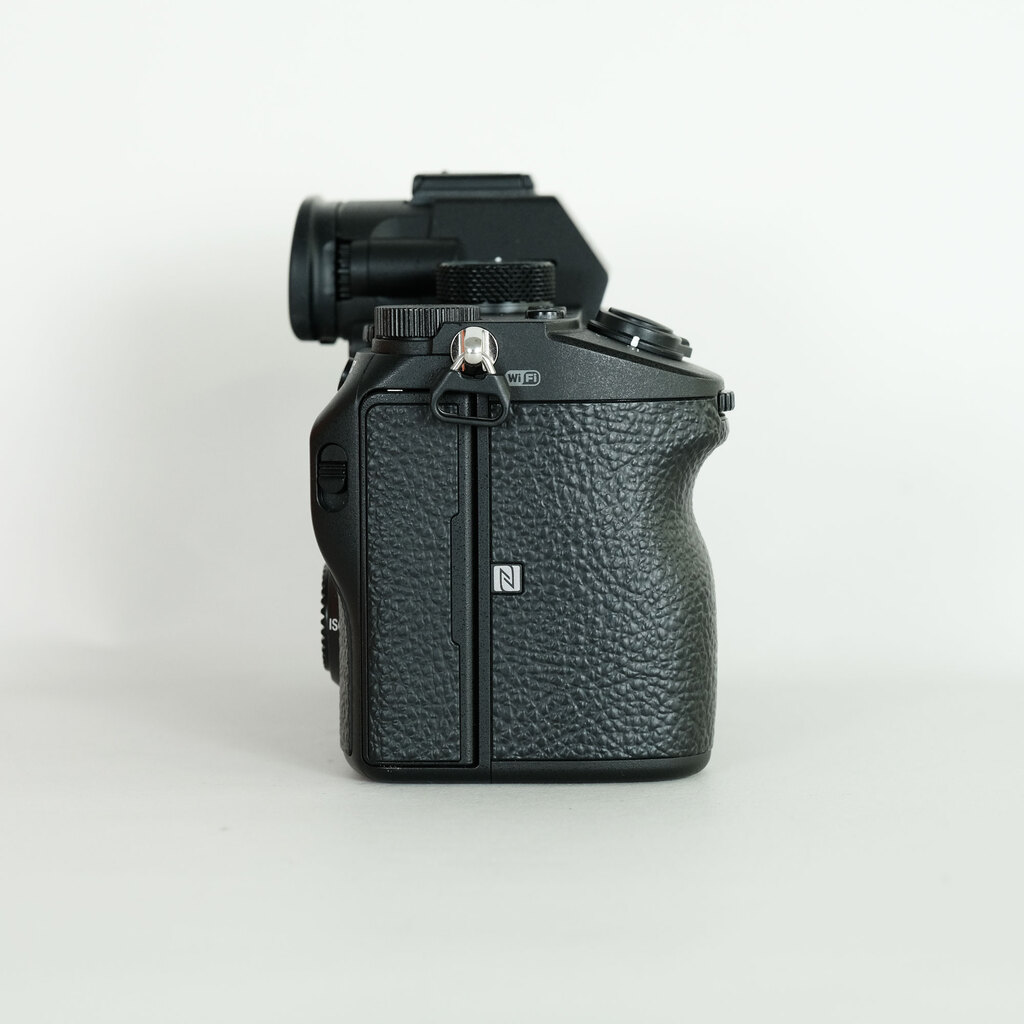 SONY α7 III(ILCE-7M3) SONY α7 III(ILCE-7M3)