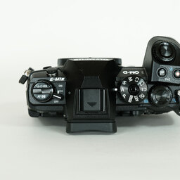 OLYMPUS OM-D E-M1 Mark II OLYMPUS OM-D E-M1 Mark II