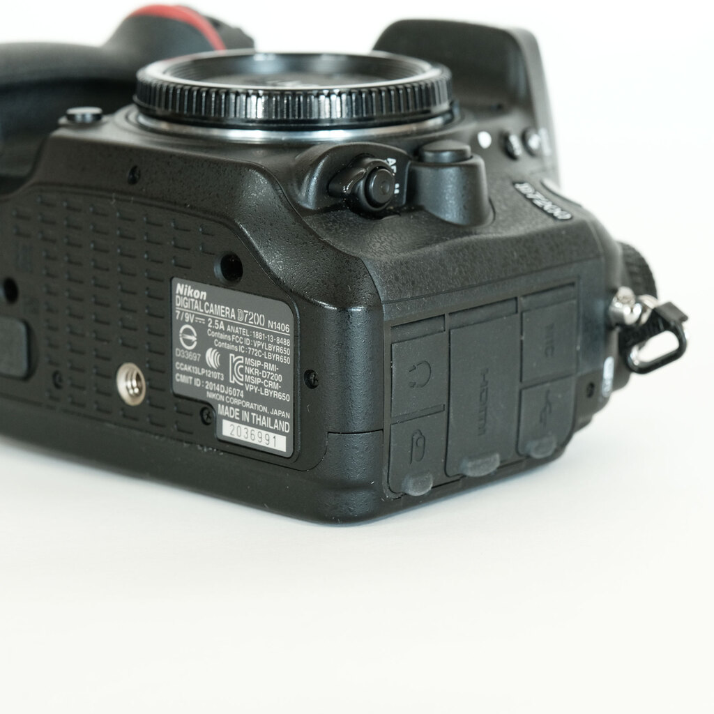 NIKON D7200 ジャンク Yahoo!オークション - ジャンク Nikon D7200 故障品