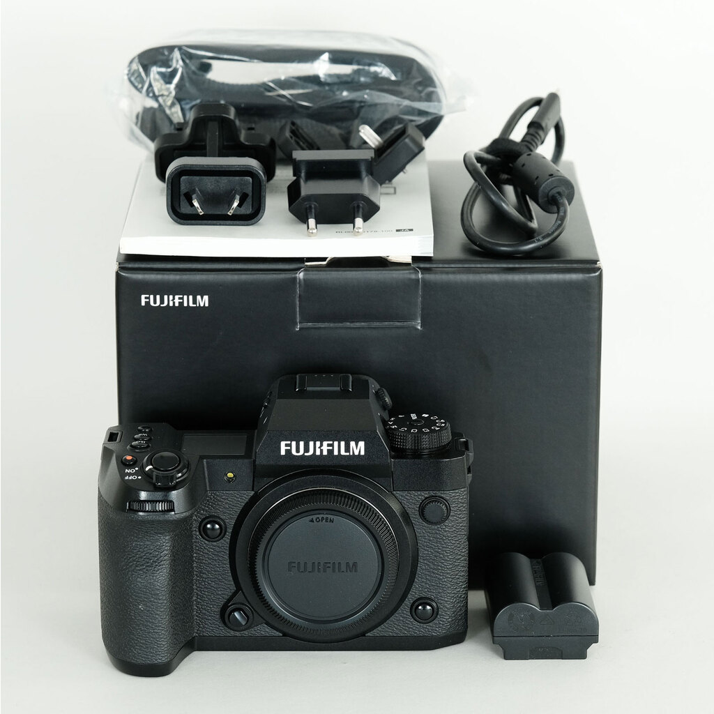 FUJIFILM X-H2 FUJIFILM X-H2