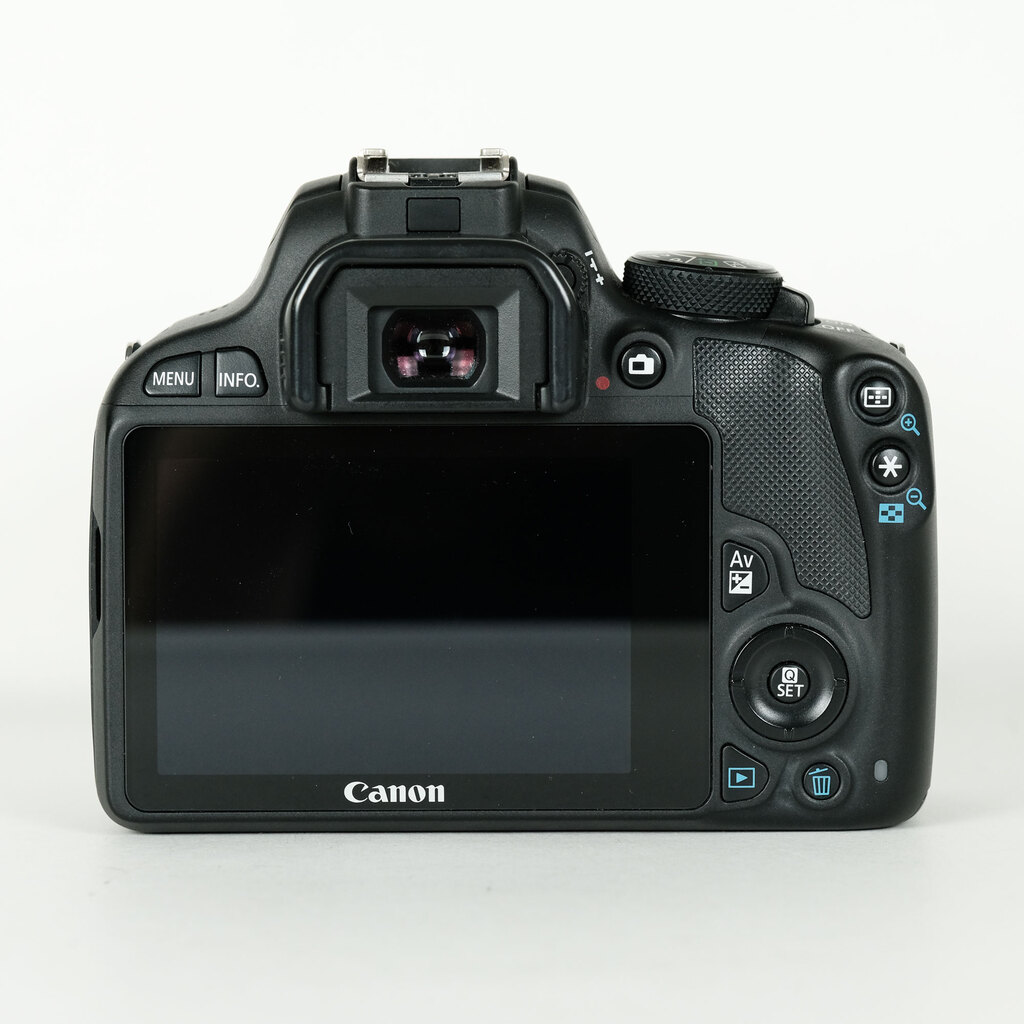 Canon EOS Kiss X7