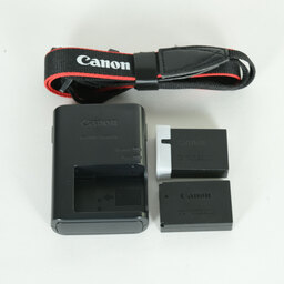 Canon EOS Kiss M Canon EOS Kiss M